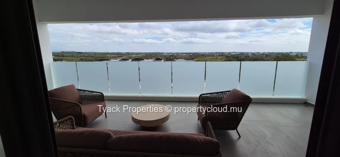 Penthouse Moderne avec Terrasse sur le Toit et Piscine – Pereybere