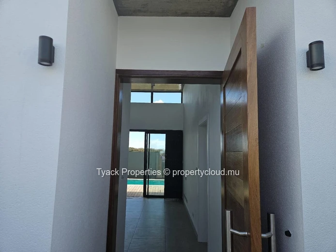 Modern 3-Bedroom Villa with Pool in Grand Baie