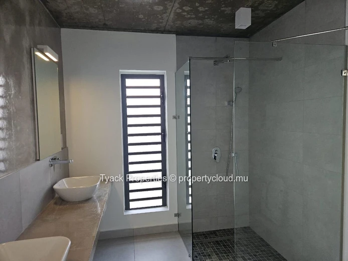 Modern 3-Bedroom Villa with Pool in Grand Baie