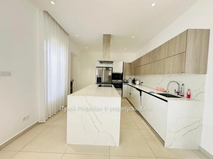 Contemporary 3-Bedroom Villa with Private Pool – Grand Baie