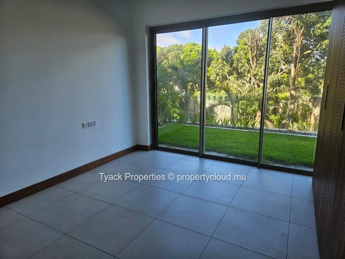 G+2 Apartment for Sale in Pointe Aux Cannoniers – Luxurious Ground Floor