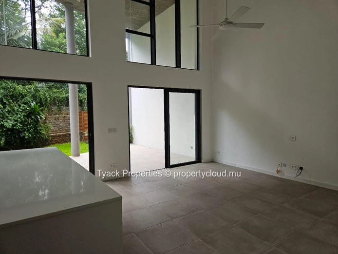 Villa 3 Chambres avec Jardin Privé & Accès Piscine – Pointe aux Canonniers