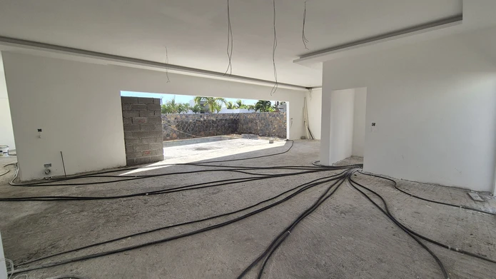 Luxury 4-Bedroom Villa for Sale Near La Croisette – Private Pool & Contemporary Design