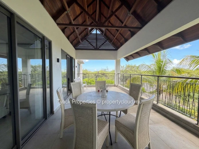 Appartement 3 chambres à Grand Baie avec piscine au cœur d une résidence recherchée