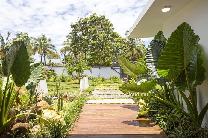Élégante villa contemporaine avec vue imprenable sur le golf