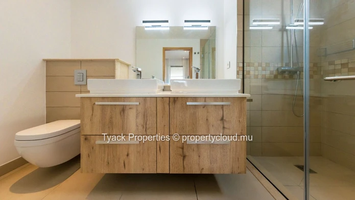 G+2 Apartment for Sale – Exclusive Waterfront Living on the West Coast