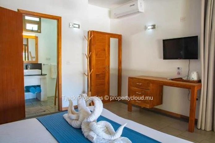Maison d’Hôtes de 20 Chambres à Vendre à Péreybère