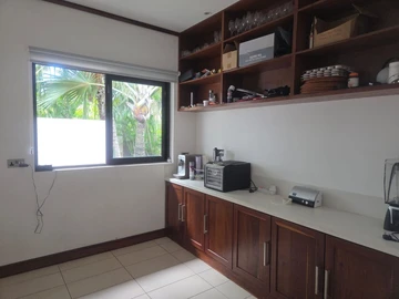 5 Bedroom Villa