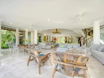 5 Bedroom Villa