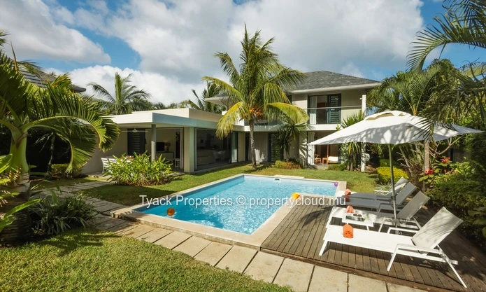 Villa RES à Vendre – Luxe et Nature Réunies, Rivière Noire