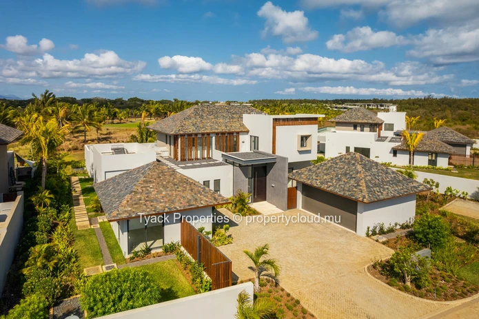 Smart City 5-Bedroom Villa for Sale – Grand Baie, Mauritius