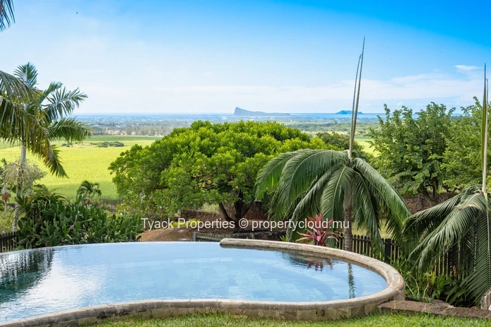Luxury Villa for Sale or Rent in Domaine de Belle Vue – Panoramic Northern Islands Views