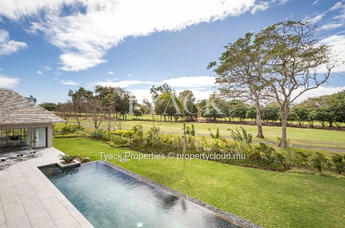 Luxurious Golfside Villa Retreat