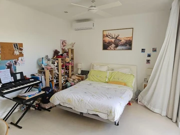 5 Bedroom Villa