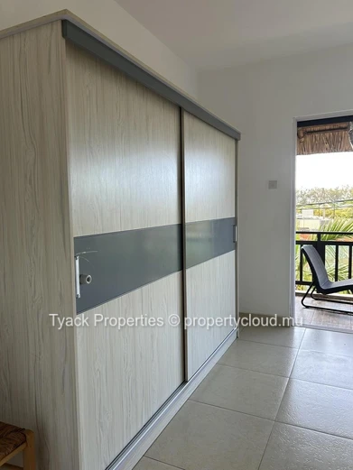 Duplex Moderne avec Jacuzzi à Vendre – 3 Chambres à Pointe aux Piments