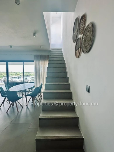 Penthouse Moderne avec Terrasse sur le Toit et Piscine – Pereybere