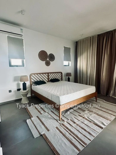 Penthouse Moderne avec Terrasse sur le Toit et Piscine – Pereybere