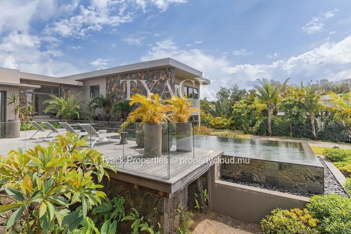 Exquisite Architect-Designed Villa