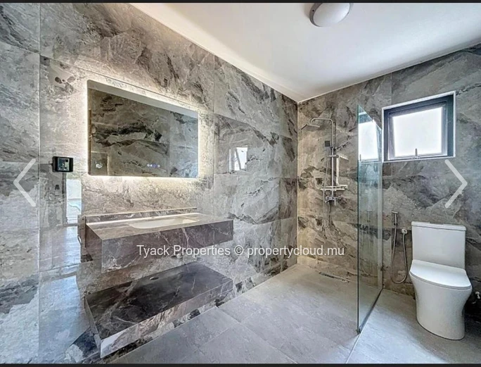 Modern 3-Bedroom Villa with Pool for Sale in Péreybère