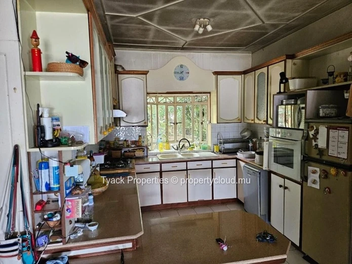 Villa en Bord de Mer à Vendre – Vue Panoramique et Élégance Côtière