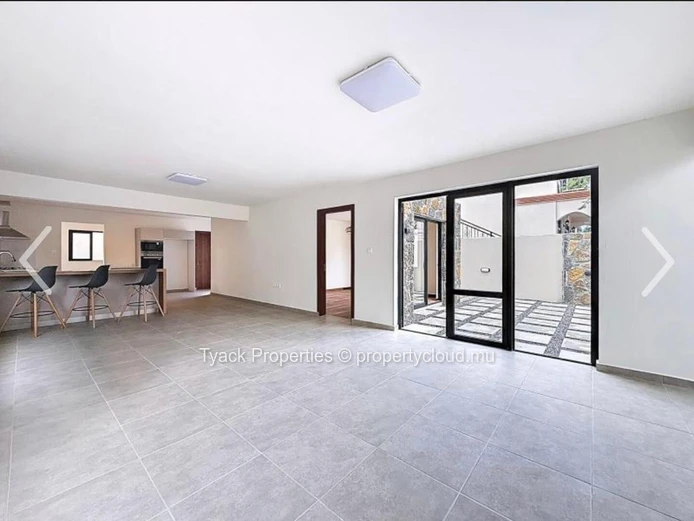 Modern 3-Bedroom Villa with Pool for Sale in Péreybère