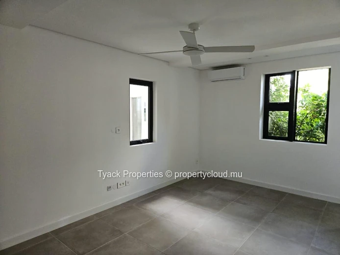 Villa 3 Chambres avec Jardin Privé & Accès Piscine – Pointe aux Canonniers