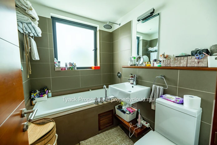 Furnished Townhouse with Sea View & Rooftop Terrace