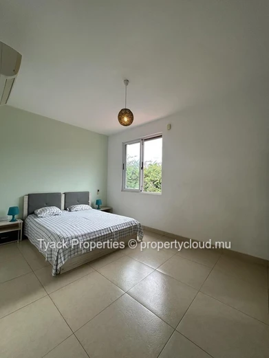 Duplex Moderne avec Jacuzzi à Vendre – 3 Chambres à Pointe aux Piments