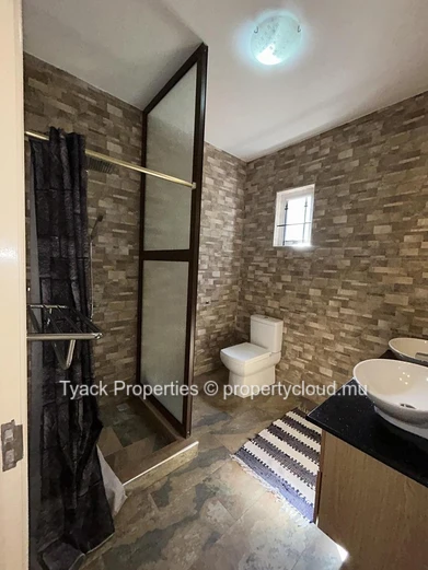 Villa RES de Charme à Vendre à Pointe aux Piments – 3 Chambres avec Piscine