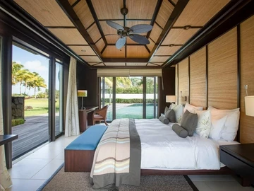 5 Bedroom Villa