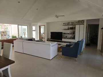 5 Bedroom Villa