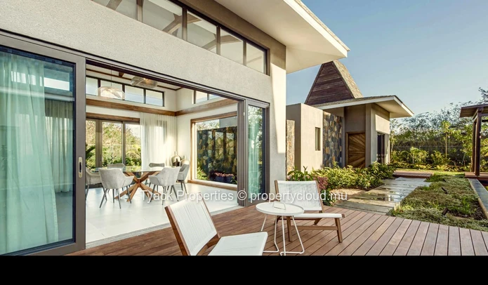 Luxurious Balinese-Style Villas – Exclusive Resort Privileges