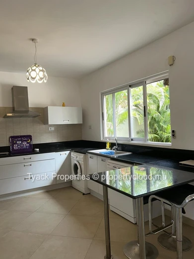 Villa RES de Charme à Vendre à Pointe aux Piments – 3 Chambres avec Piscine