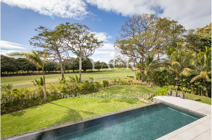 Luxurious Golfside Villa Retreat