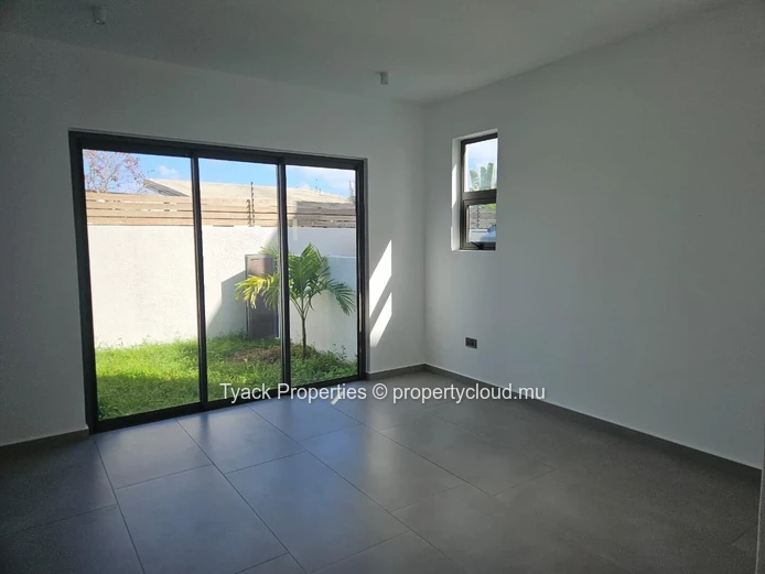 Contemporary Ground-Floor Apartment in Péreybère with Pool Acces