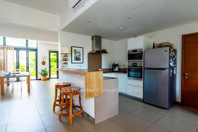 Furnished Townhouse with Sea View & Rooftop Terrace
