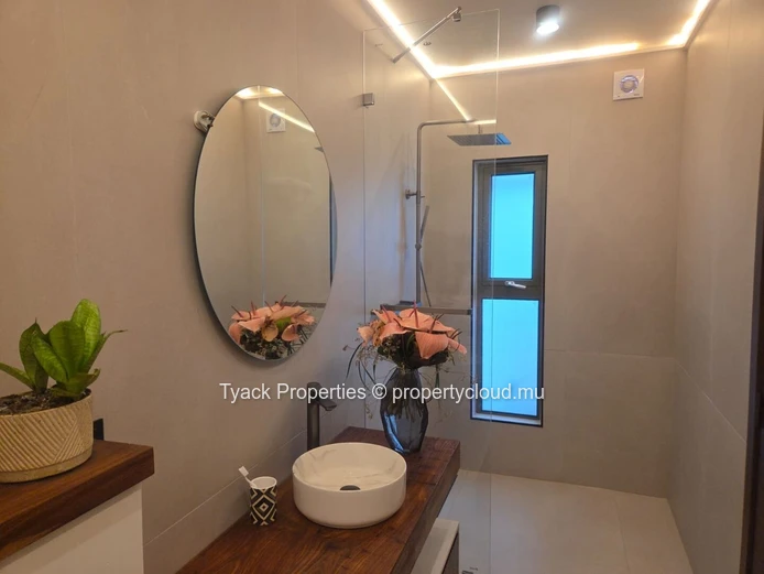 Luxury 3-Bedroom Ensuite PDS Villas for Sale in Pointe aux Piments – Private Pool & Smart Living