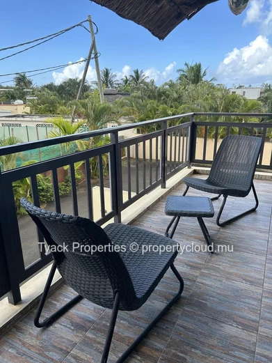 Duplex Moderne avec Jacuzzi à Vendre – 3 Chambres à Pointe aux Piments