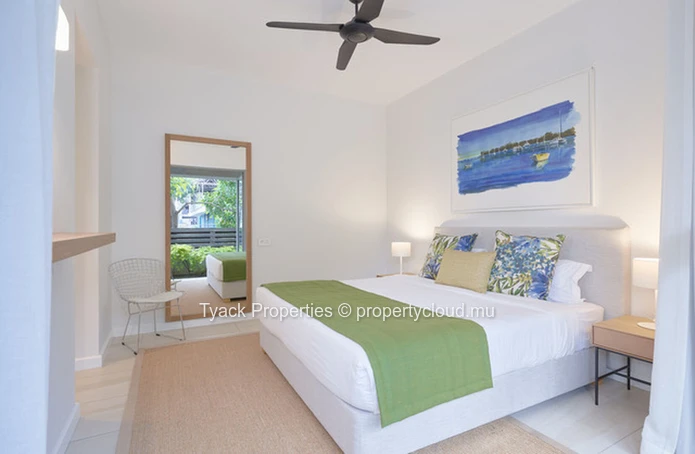 Apartment with Exceptional Lagoon Access