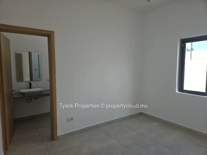Villa spacieuse de 5 chambres à vendre à Grand Baie Sottise