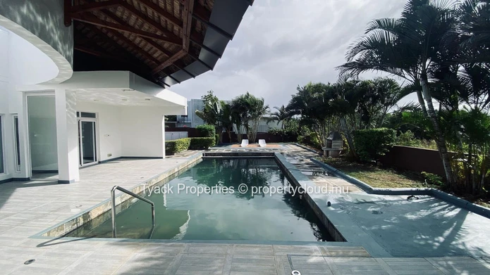 Elegant 3-Bedroom RES Villa  – Pointe aux Piments