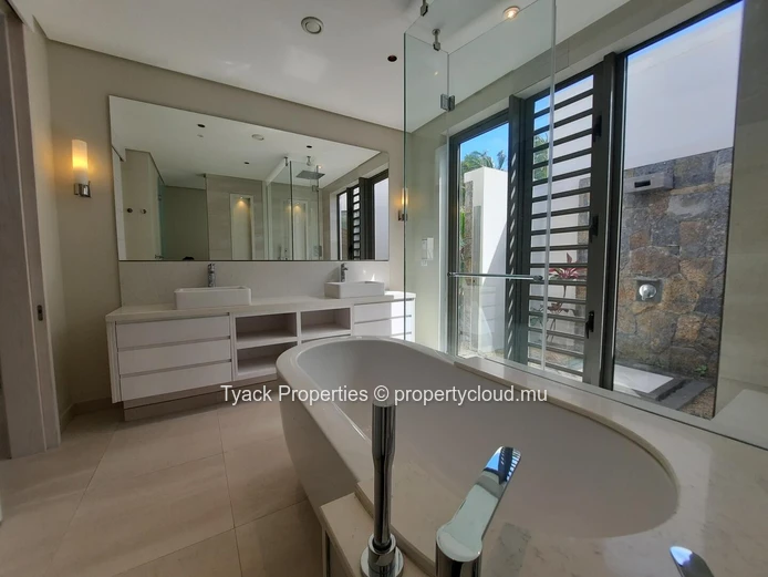 For Rent – Villa Preuneuse, Anahita