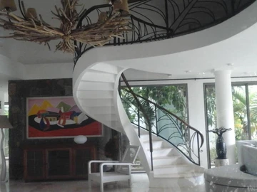 5 Bedroom Villa