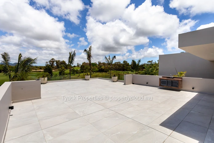 IRS Villa for Sale in Anahita Beau Champ – Exclusive Golf Retreat
