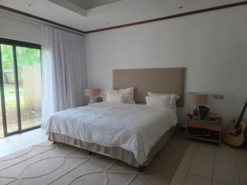 5 Bedroom Villa
