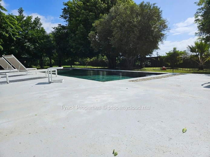 Exclusive 4-Bedroom Villa in Foret Daruty, Petit Raffray for Sale