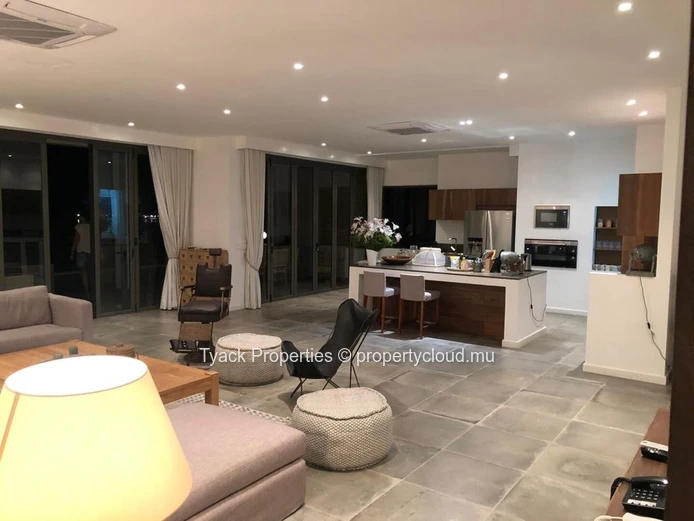 Penthouse de Prestige avec Vue Panoramique sur la Baie – Grand Baie