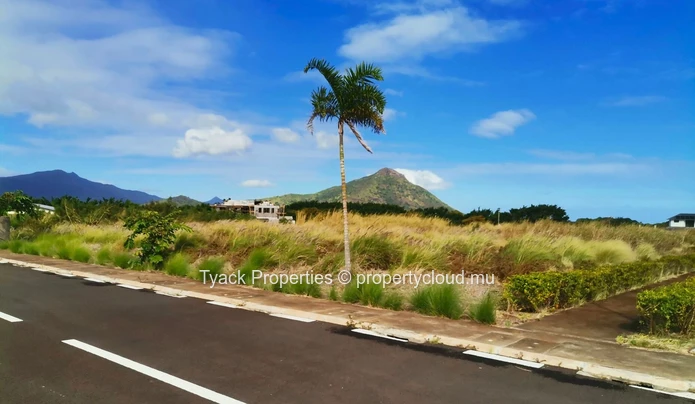 Quiet and Safe Living between City and Beach
