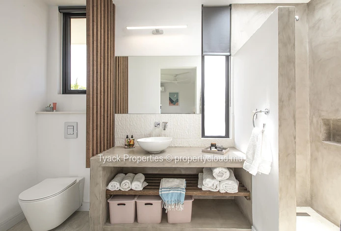Élégante villa contemporaine avec vue imprenable sur le golf