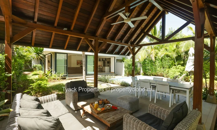 Villa RES à Vendre – Luxe et Nature Réunies, Rivière Noire